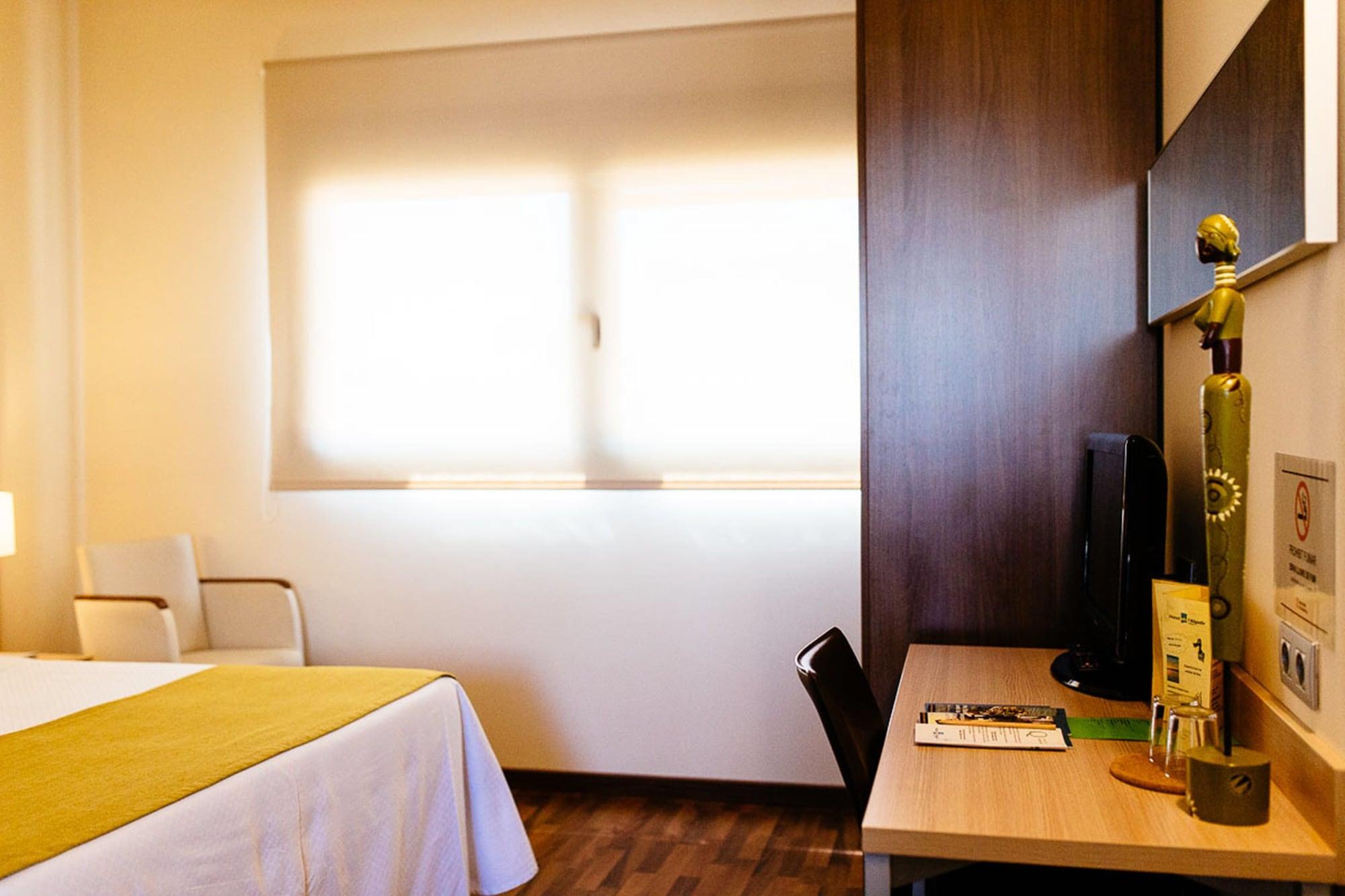 Hotel L'Algadir Del Delta El Poble Nou del Delta Ngoại thất bức ảnh
